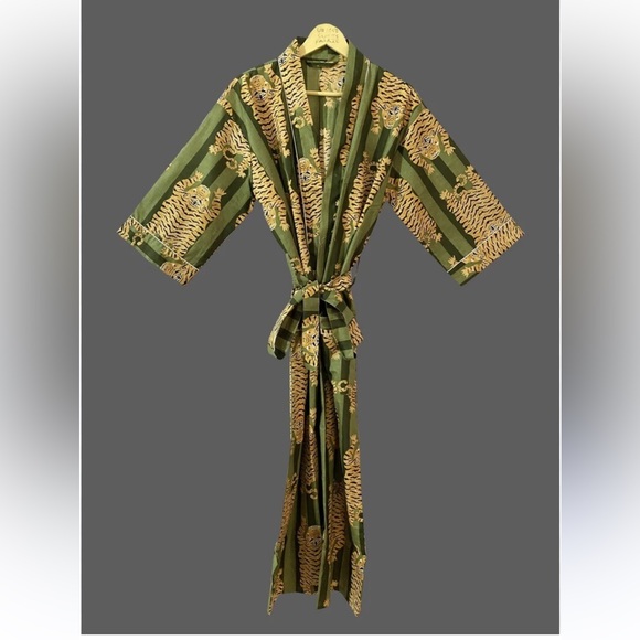 Verdigris Tiger Robe - Picture 3 of 6